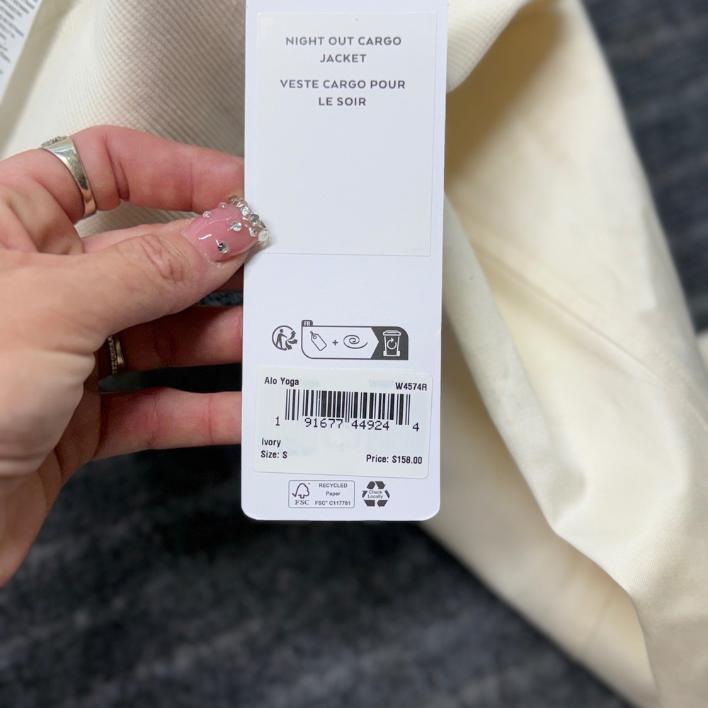 Alo Yoga Night Out Women's Cargo Jacket Ivory NWT's Cotton Twill Boxy Cropped. - Picture 13 of 14